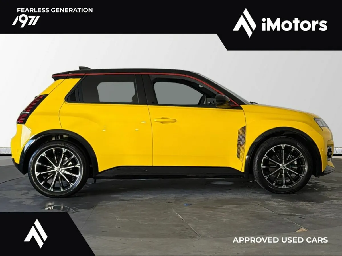 Renault 5 Iconic 52kWh 150hp - Image 2