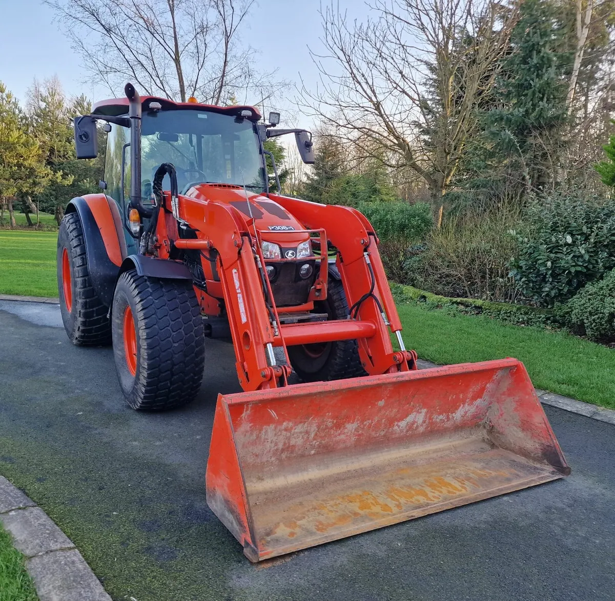 Kubota M5091 100hp Tractor with Loader - Image 1