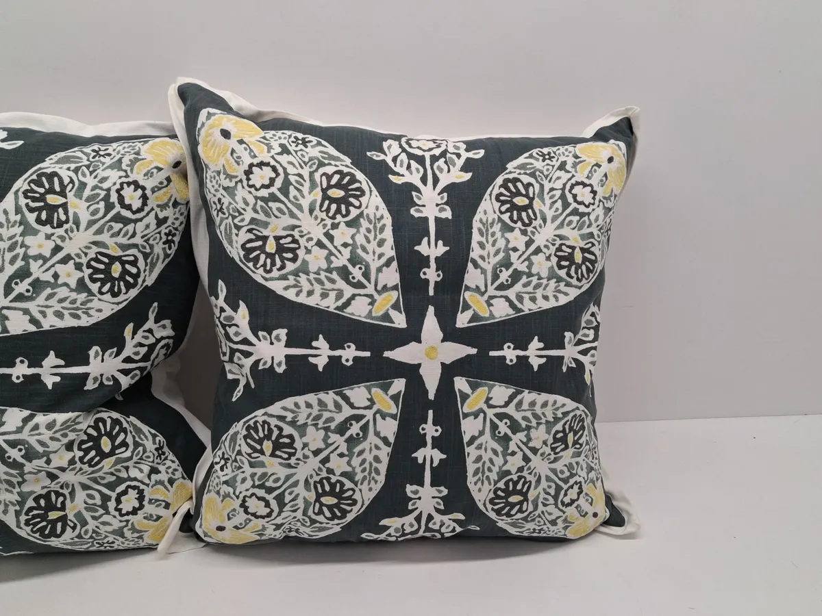 Online Auction Of Cushions & More! - Image 3