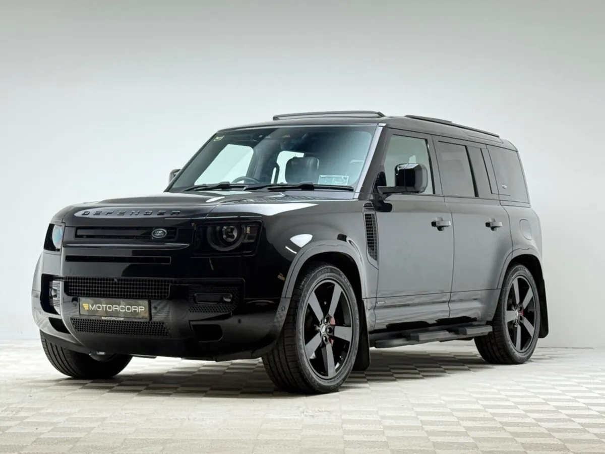 Land Rover Defender X P400E FLAGSHIP MODEL - Image 3