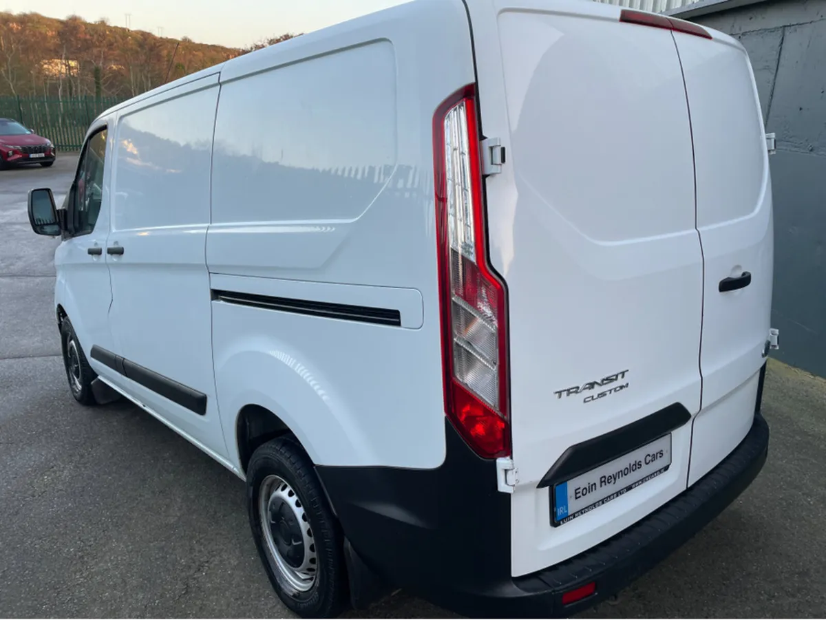 Ford Transit Custom 300 SWB 2.0TD L1H1  LOW KMS! N - Image 4