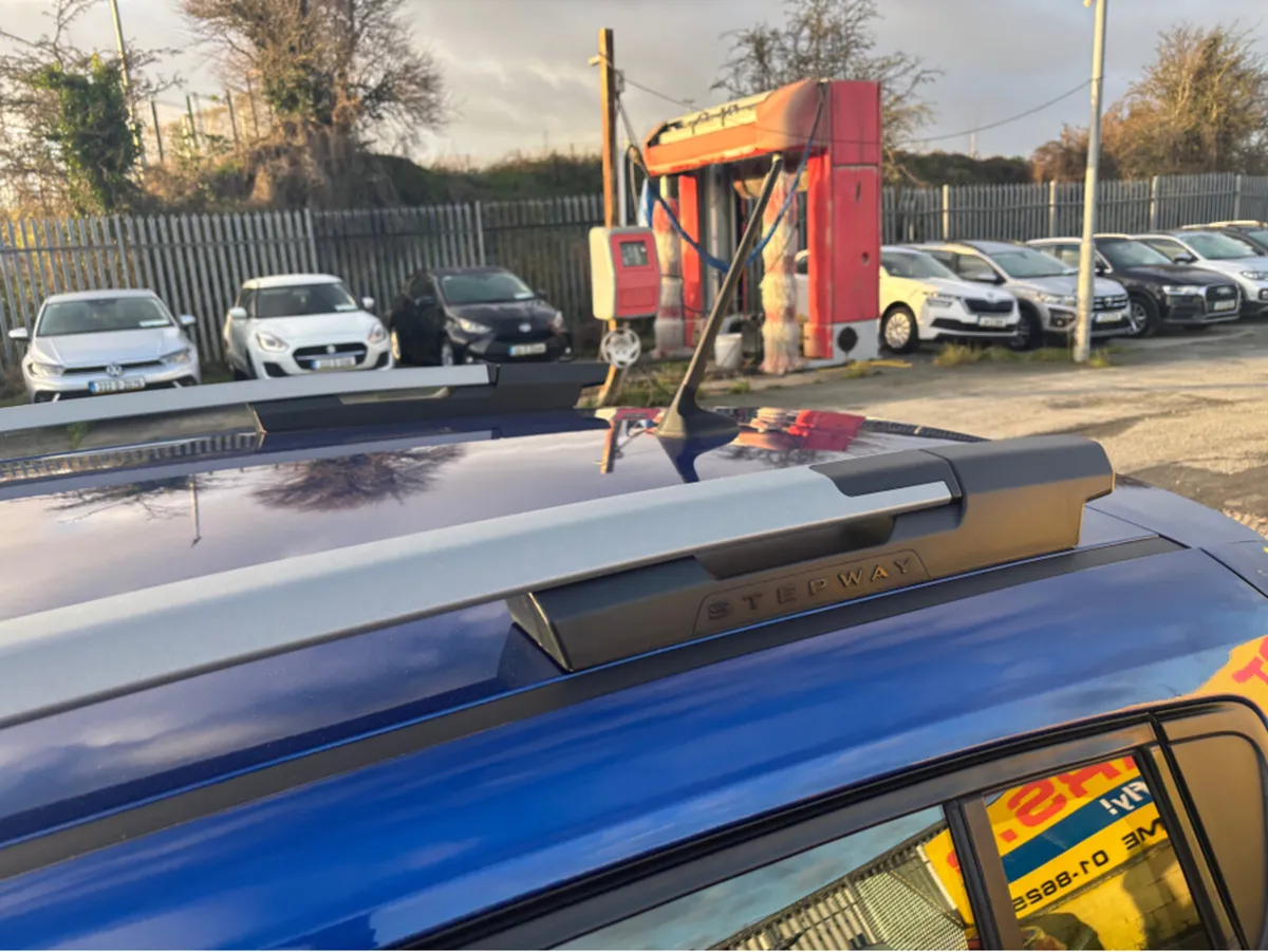 Dacia Sandero STEPWAY COMFORT TCE 90 CVT MY2 Autom - Image 3