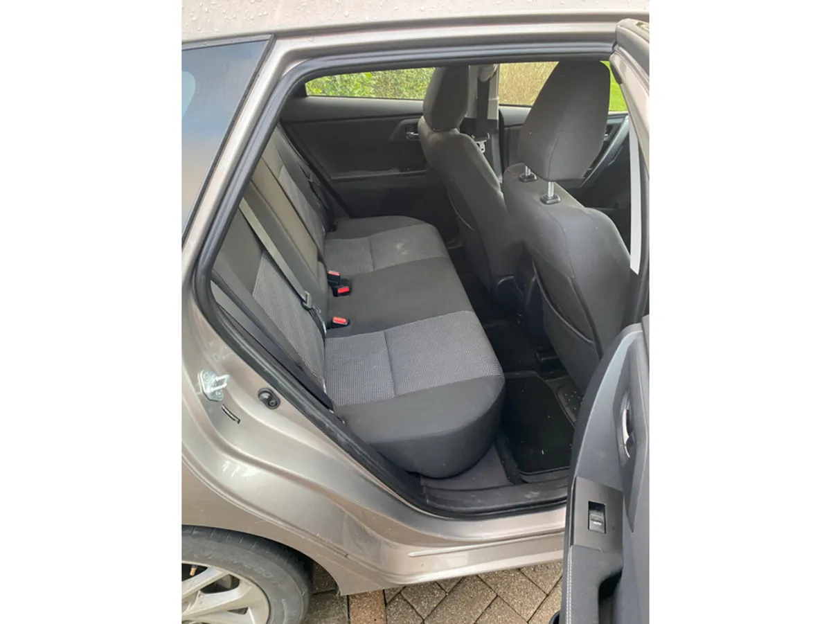 Toyota Auris 1.4 D-4D ICON 5DR S/S - Image 3