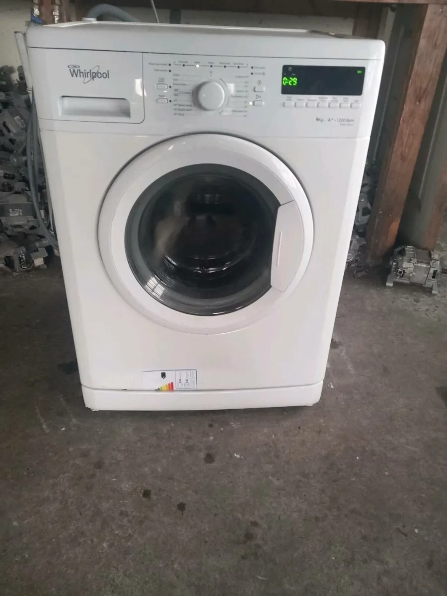 Whirlpool 9kg washing machine - Image 1