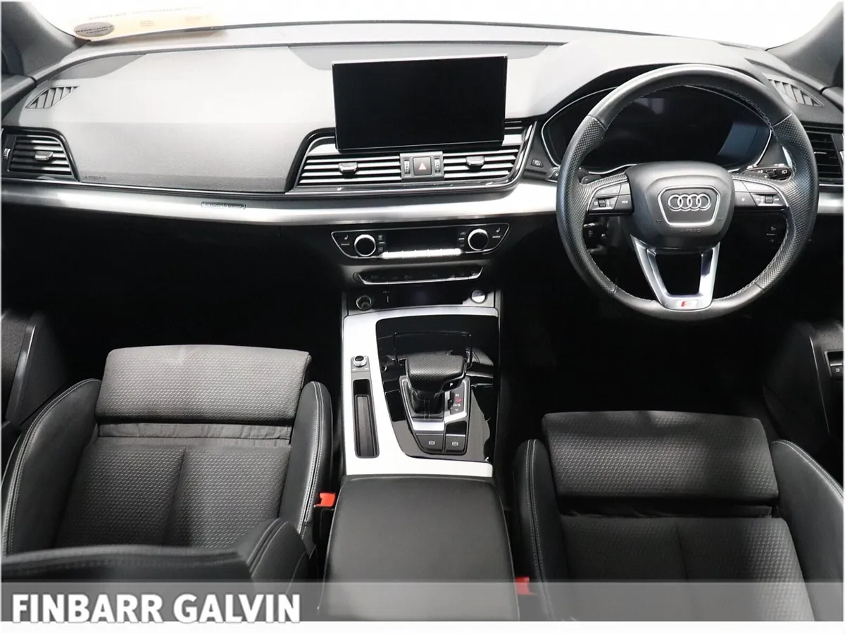Q5 50 TFSI S-Line PHEV 299HP S-Tronic Quattro - Image 4