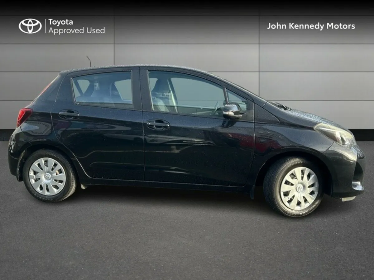 Toyota Yaris 1.33 LUNA AUTO M/D - Image 3