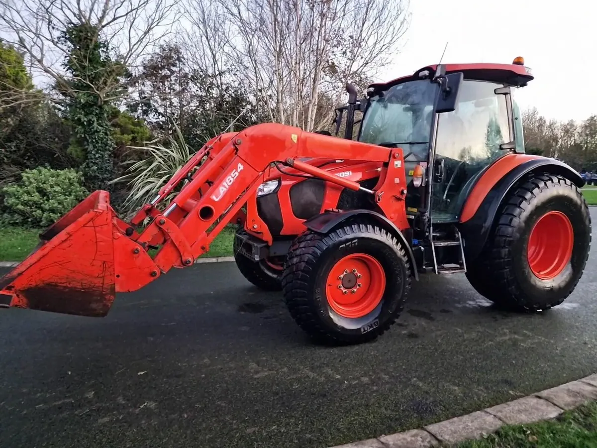 Kubota M5091 100hp Tractor with Loader - Image 4