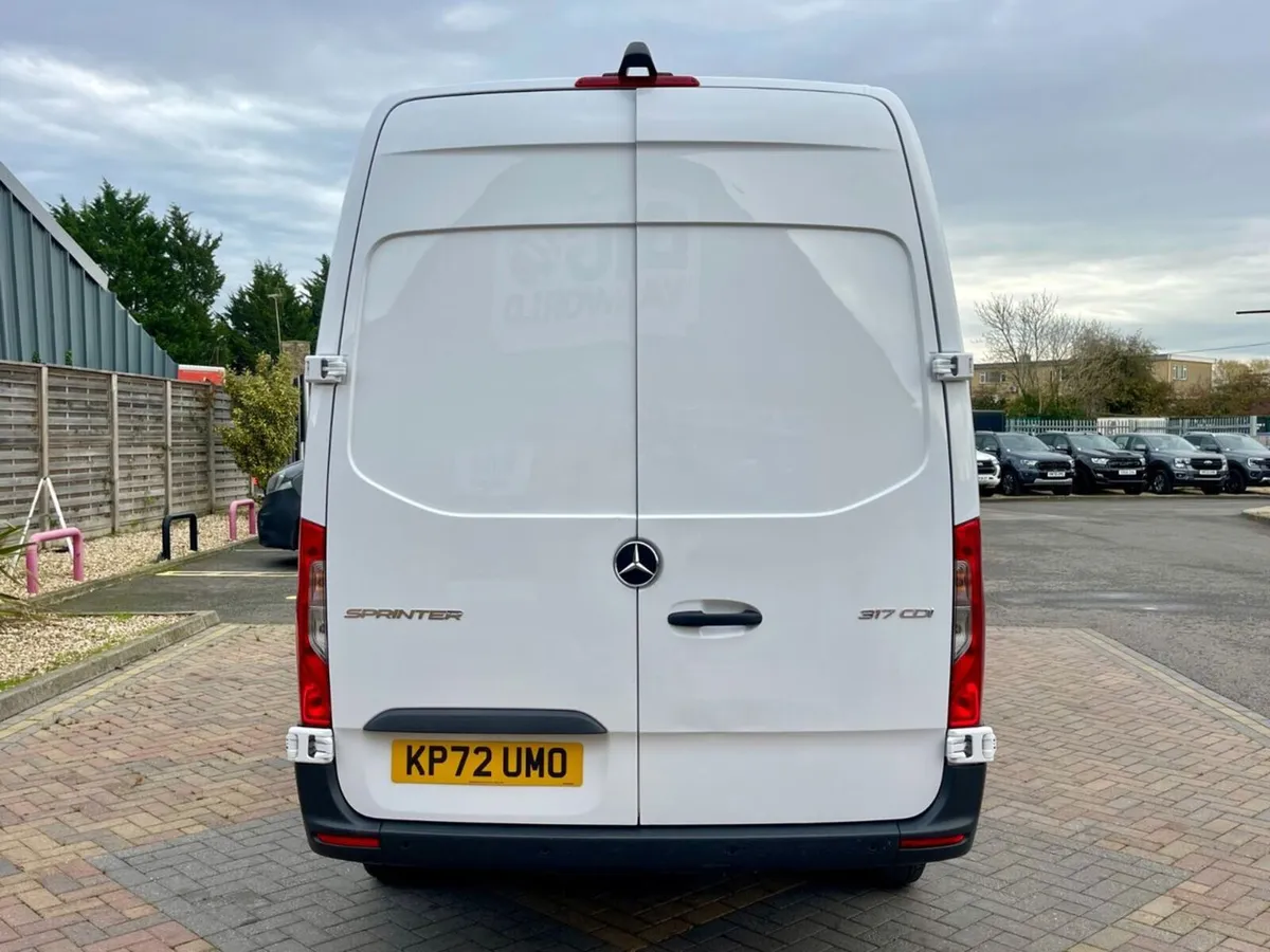 Mercedes-Benz Sprinter 317 CDI 170 L2H2 FRIDGE VAN - Image 4