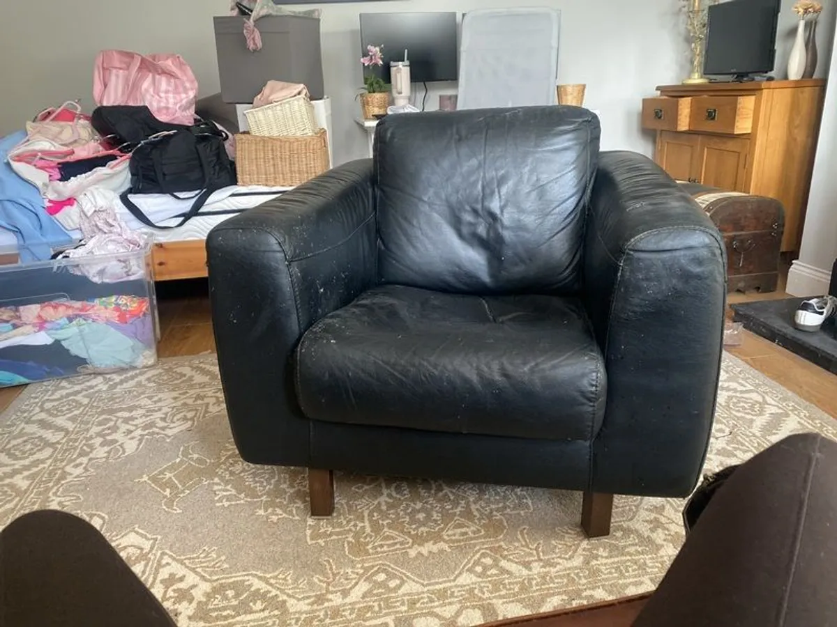 Single black leather chair - Image 3