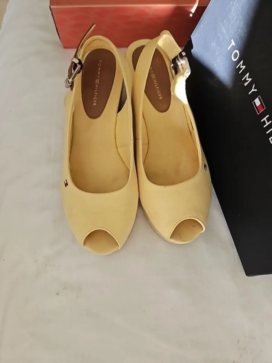 ladies sandles - Image 1