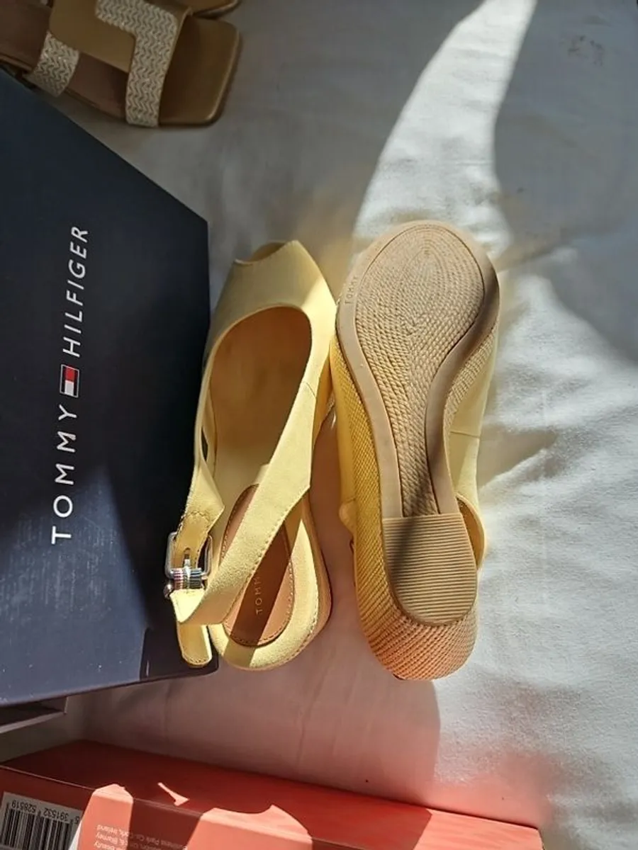 ladies sandles - Image 2