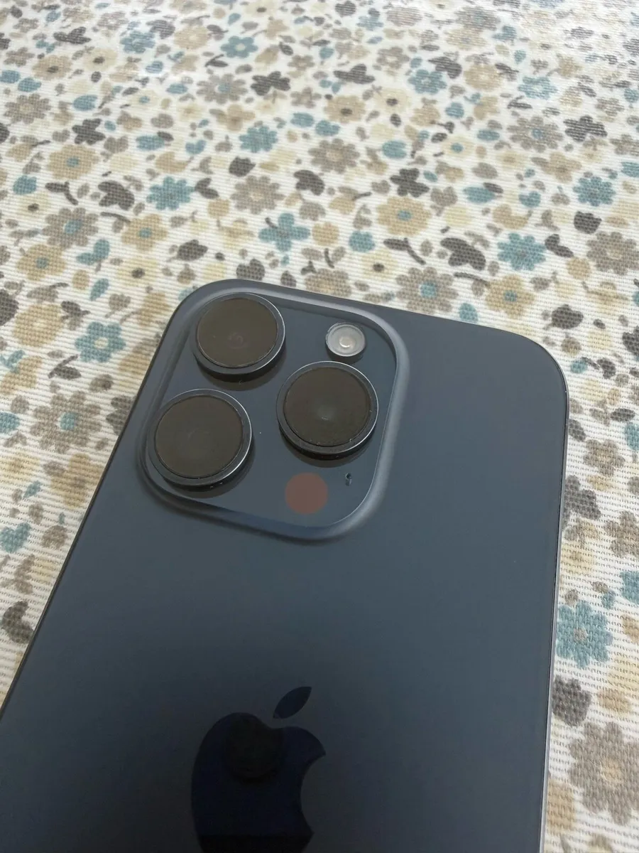 iPhone 15 Pro - Image 4