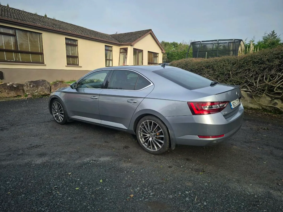 Skoda superb - Image 4