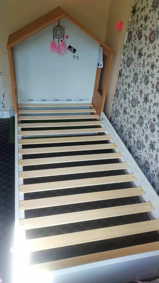 Kids canopy bed - Image 3