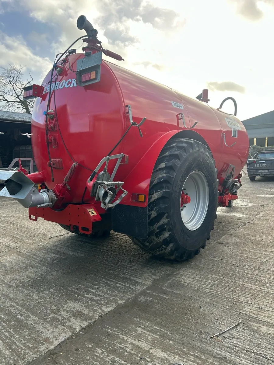 2021   Redrock 3000 Gallon - Image 3