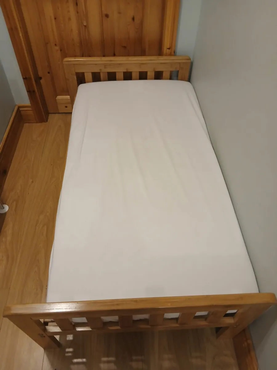 Toddler bed - Image 2
