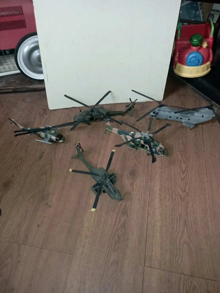 5 MIILITARY DIE-CAST MODLES FOR SALE IN LIMERICL - Image 1