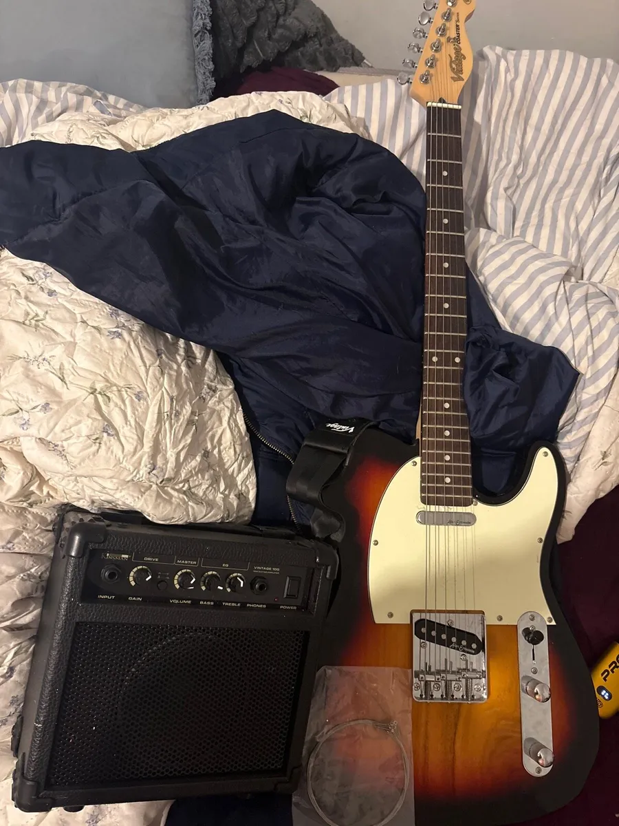 Electric guitar - Image 1