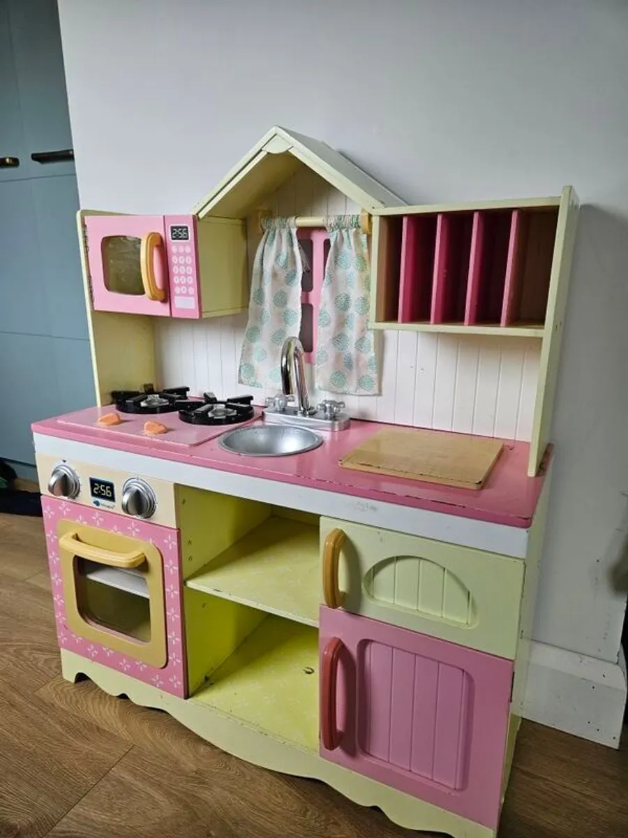 Toy Kitchen - Image 1