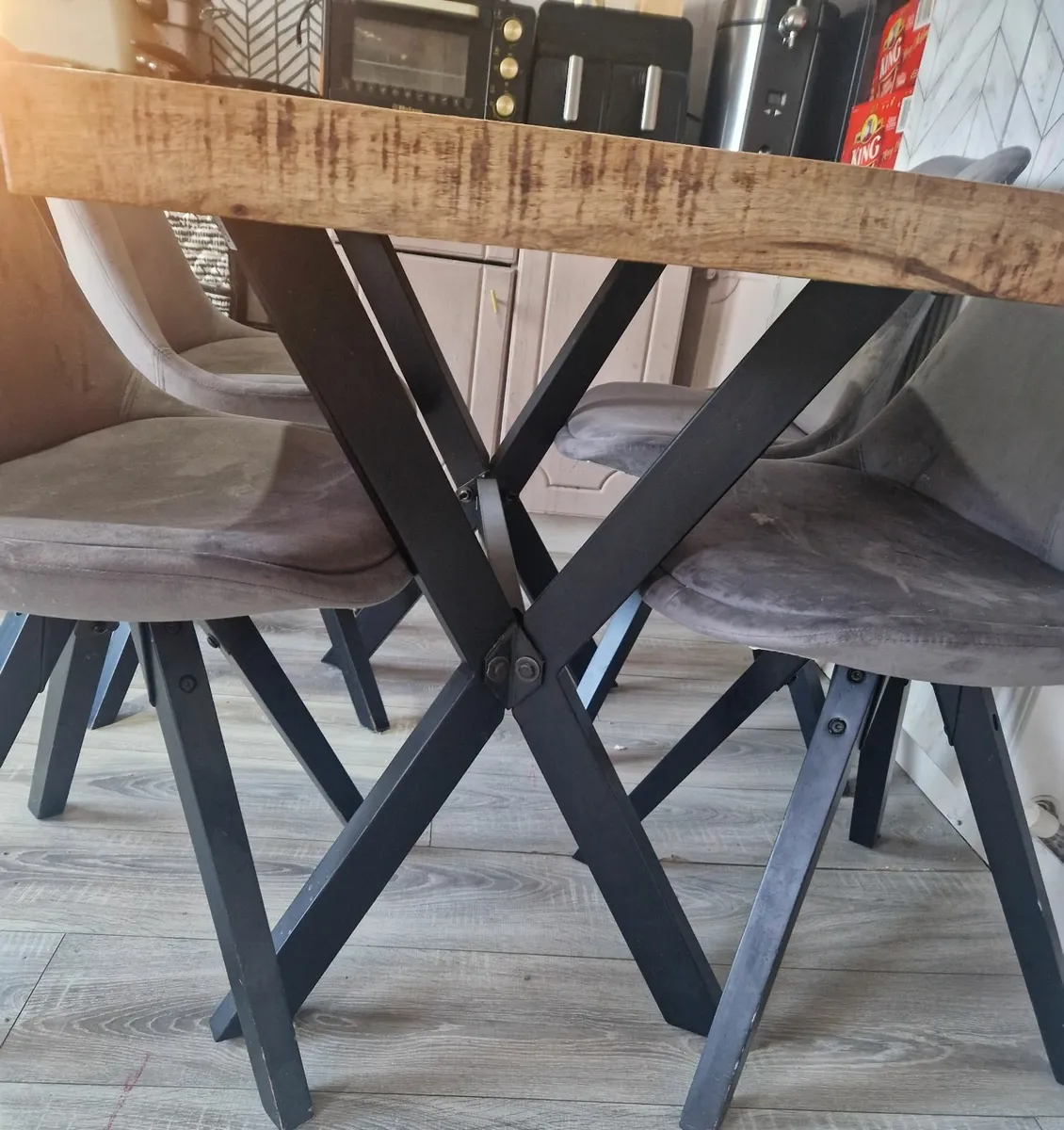 Table and chairs, table is 120cm×60cm - Image 2