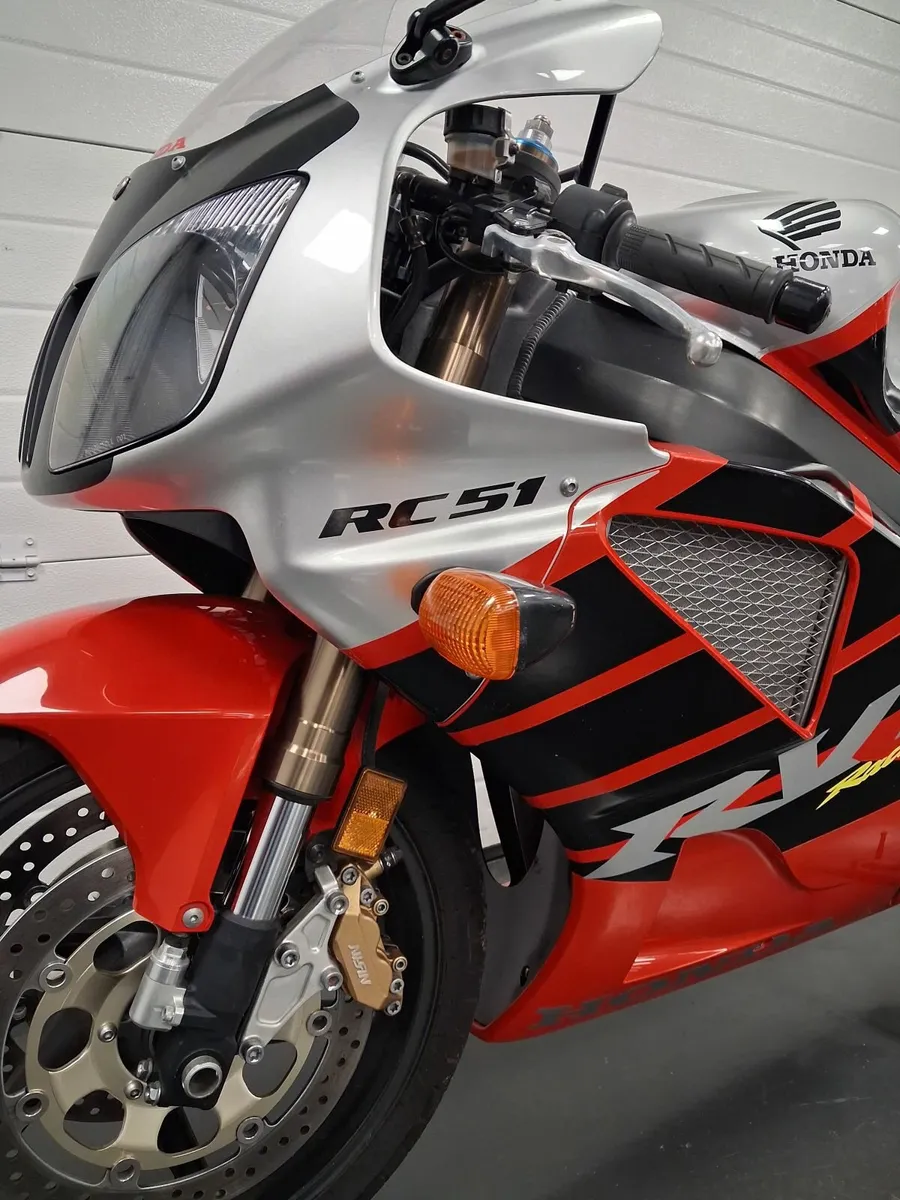 Honda RVT 1000 RC51 - Image 2