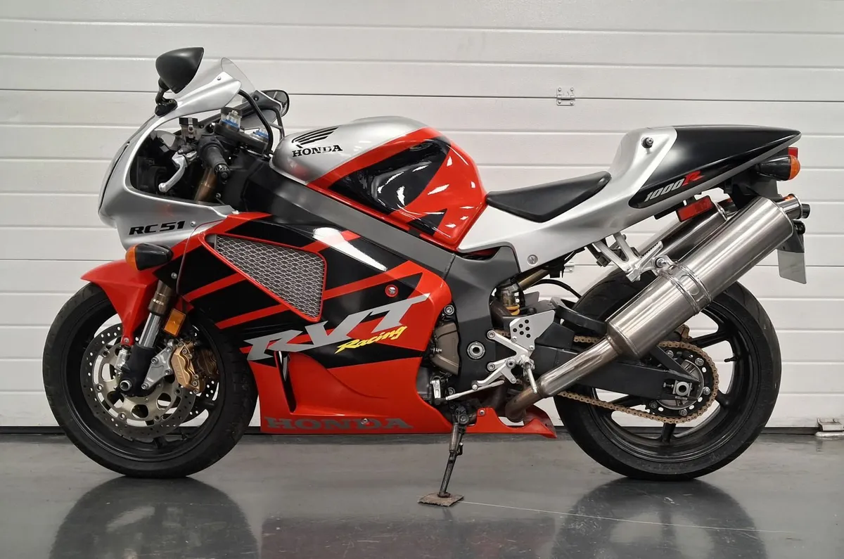 Honda RVT 1000 RC51 - Image 1