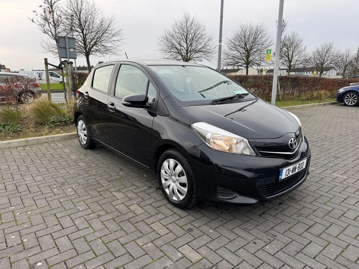 2013 Toyota Yaris Manual - Image 3