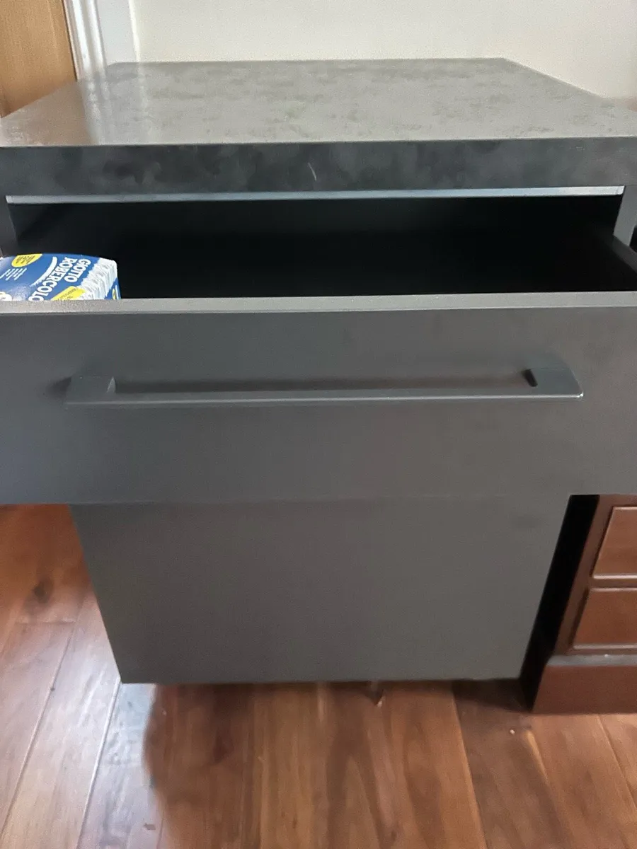 Cabinet for sale - Image 2