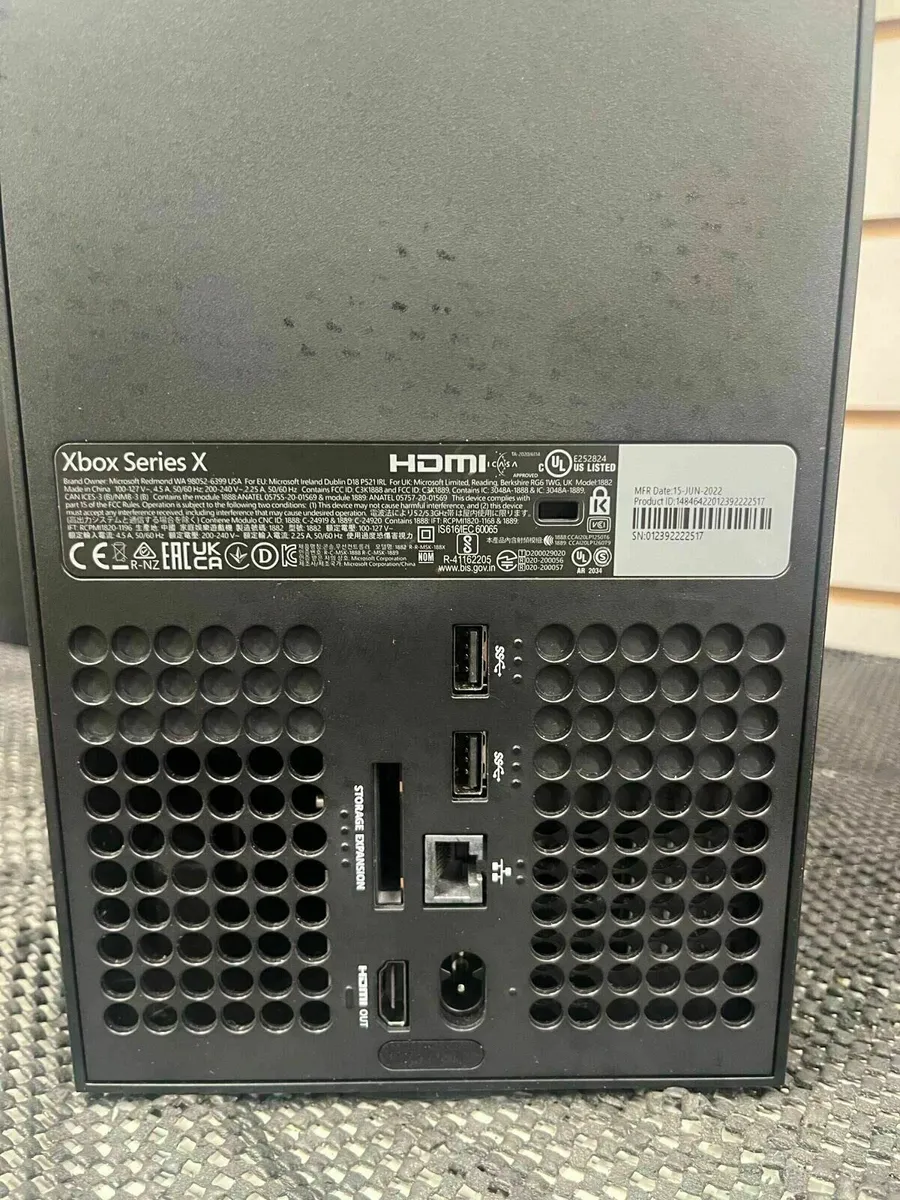 Xbox Series X - Image 4