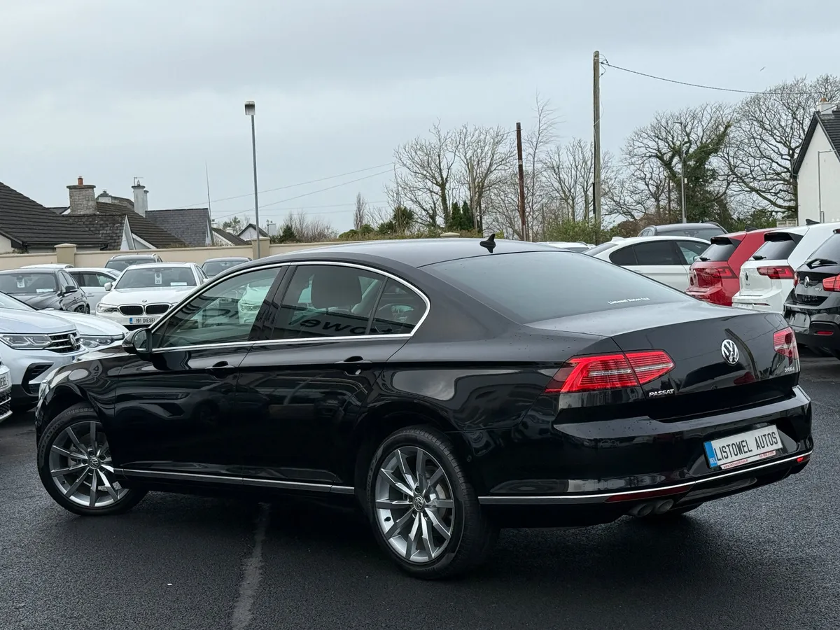 202 VW PASSAT HIGHLINE SALOON 2.0TDI 190BHP AUTO - Image 3