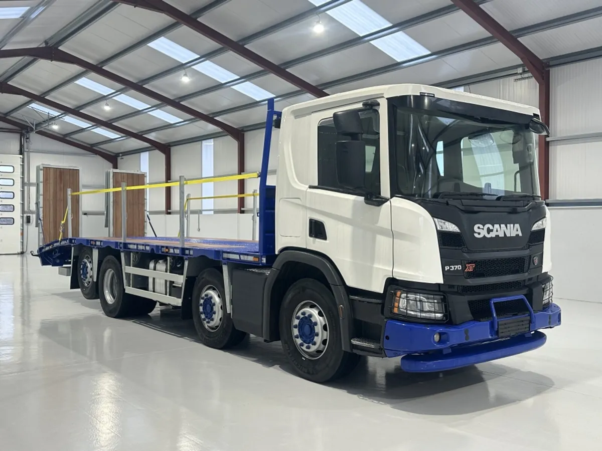 2020 (70) SCANIA P370 XT, 8X2 BEAVERTAIL - Image 1
