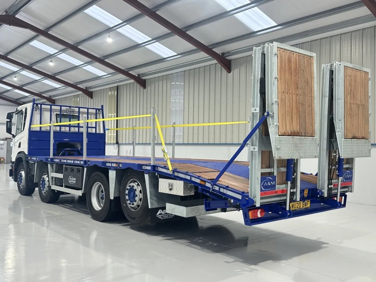 2020 (70) SCANIA P370 XT, 8X2 BEAVERTAIL - Image 4