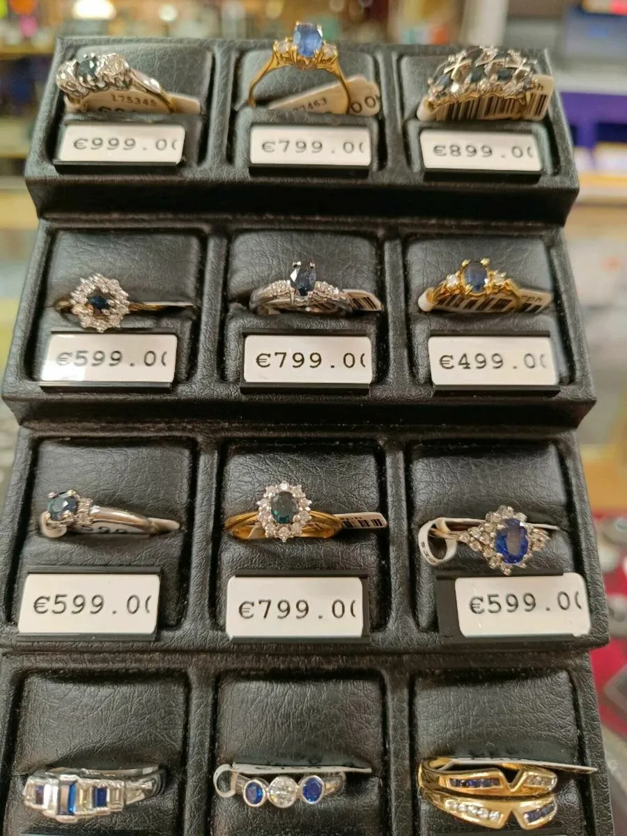 Diamond & Blue Sapphire Gold Ring - Image 2