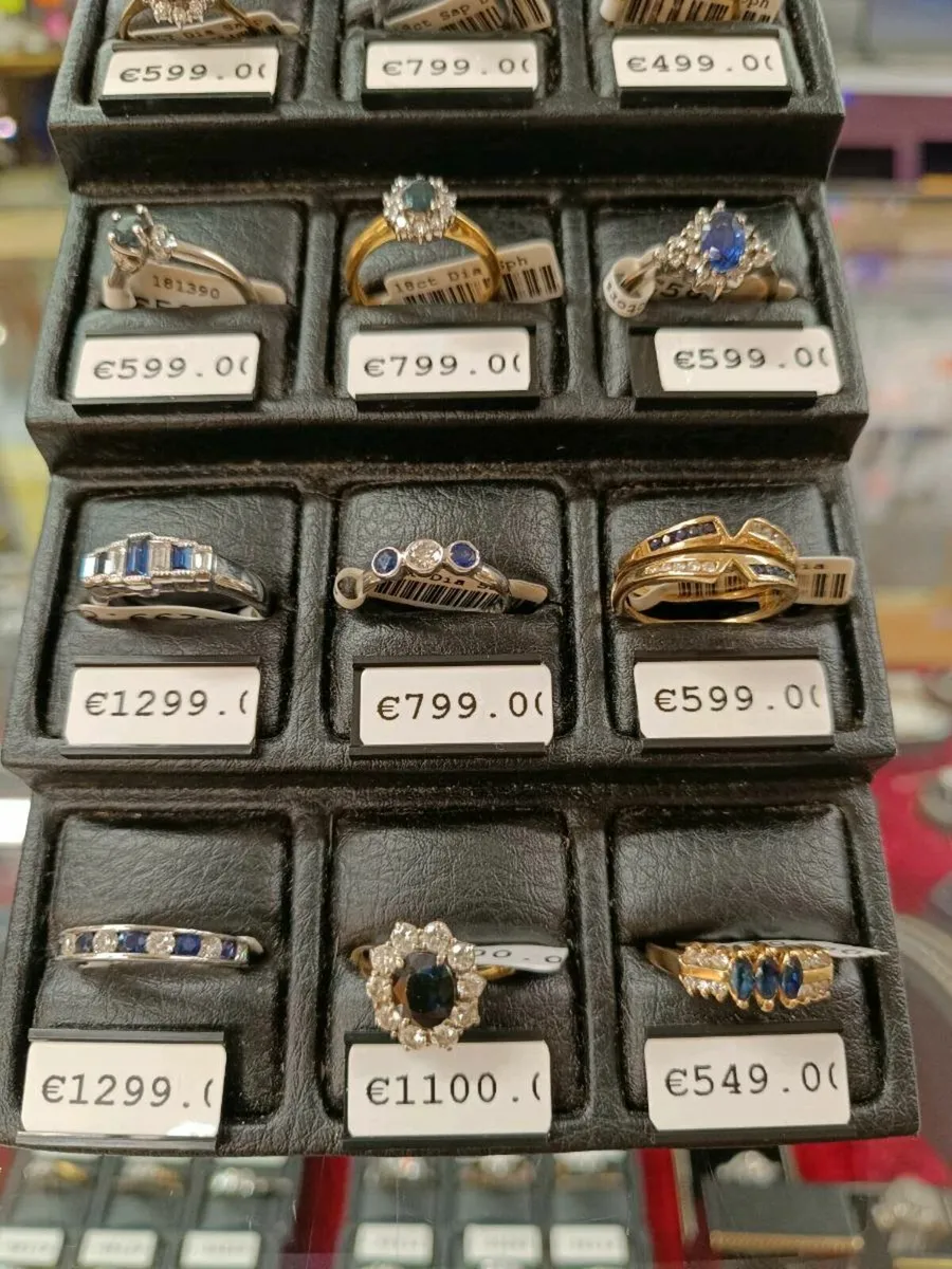 Diamond & Blue Sapphire Gold Ring - Image 3