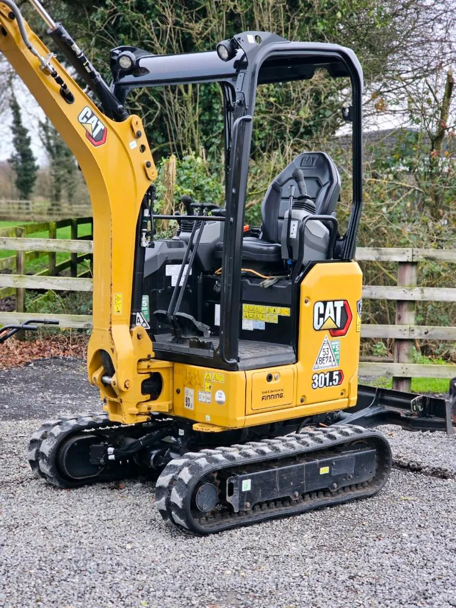 2023 cat Mini digger - Image 1