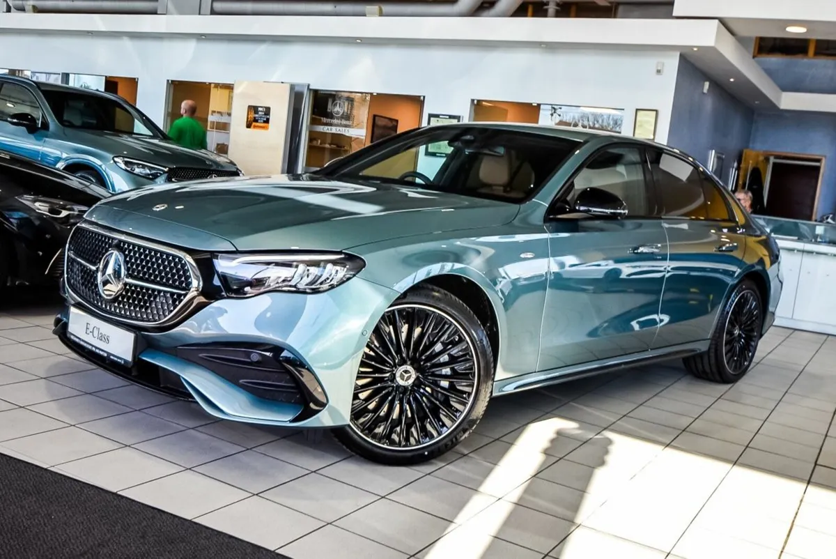 Mercedes-Benz E-Class E300de AMG Plus Night Pack 3 - Image 3