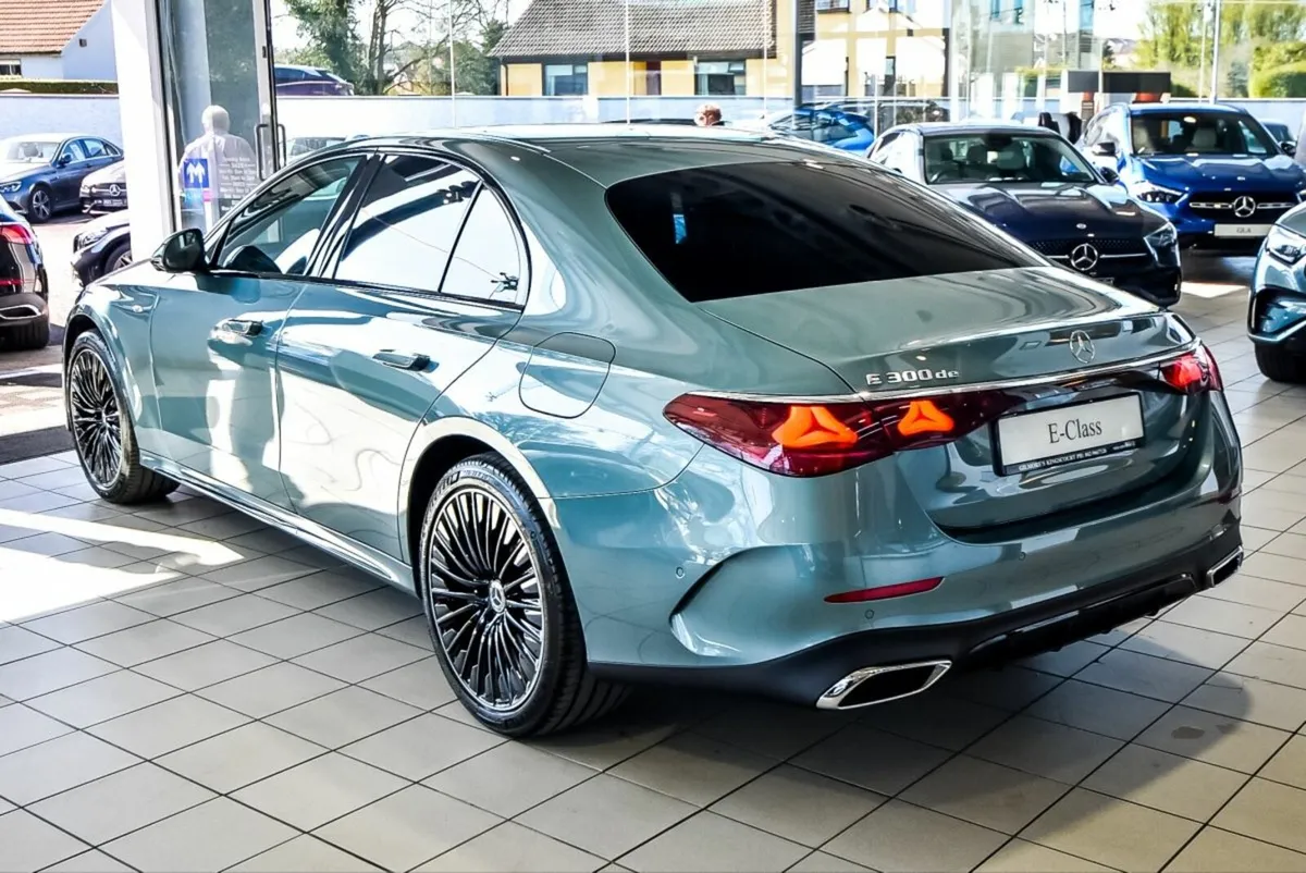 Mercedes-Benz E-Class E300de AMG Plus Night Pack 3 - Image 4