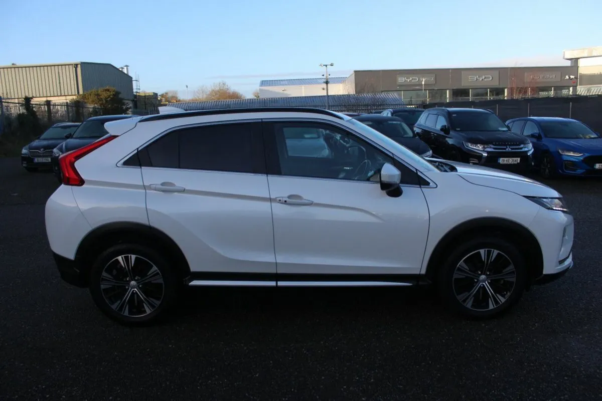 Mitsubishi Eclipse Cross 1.5 Petrol 6MT Intense 2W - Image 3