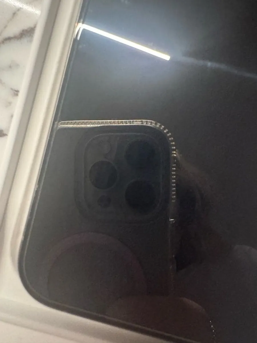 iPhone 15 Pro Max - Image 2