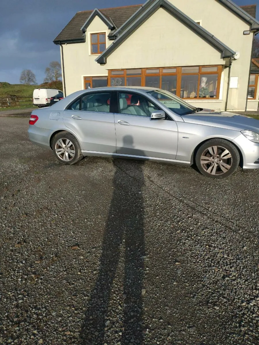 Mercedes Benz E200 CDI - Image 4