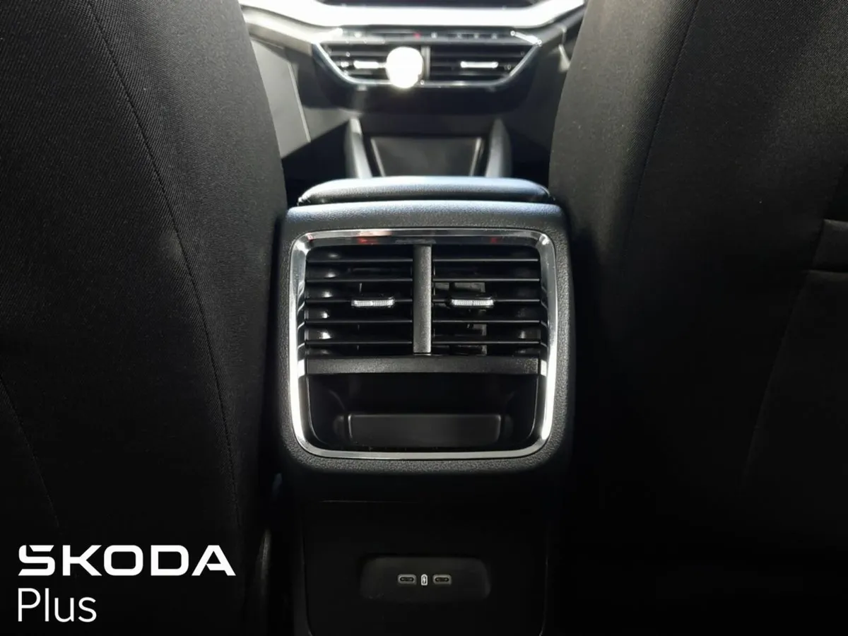 Skoda Octavia **AUTOMATIC**SAT-NAV**STYLE 2.0TDI 1 - Image 4