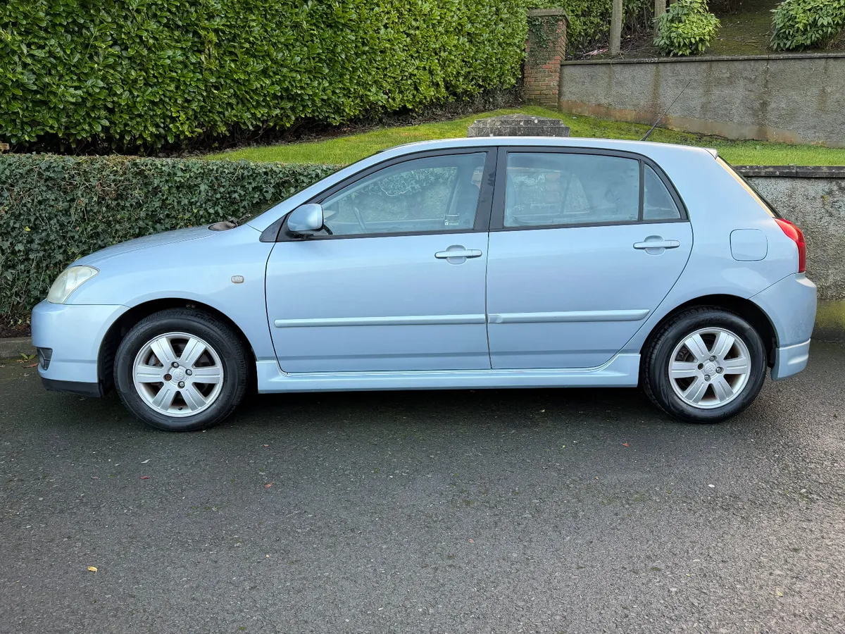 2005 Toyota Corolla 1.4D 5dr - Image 2