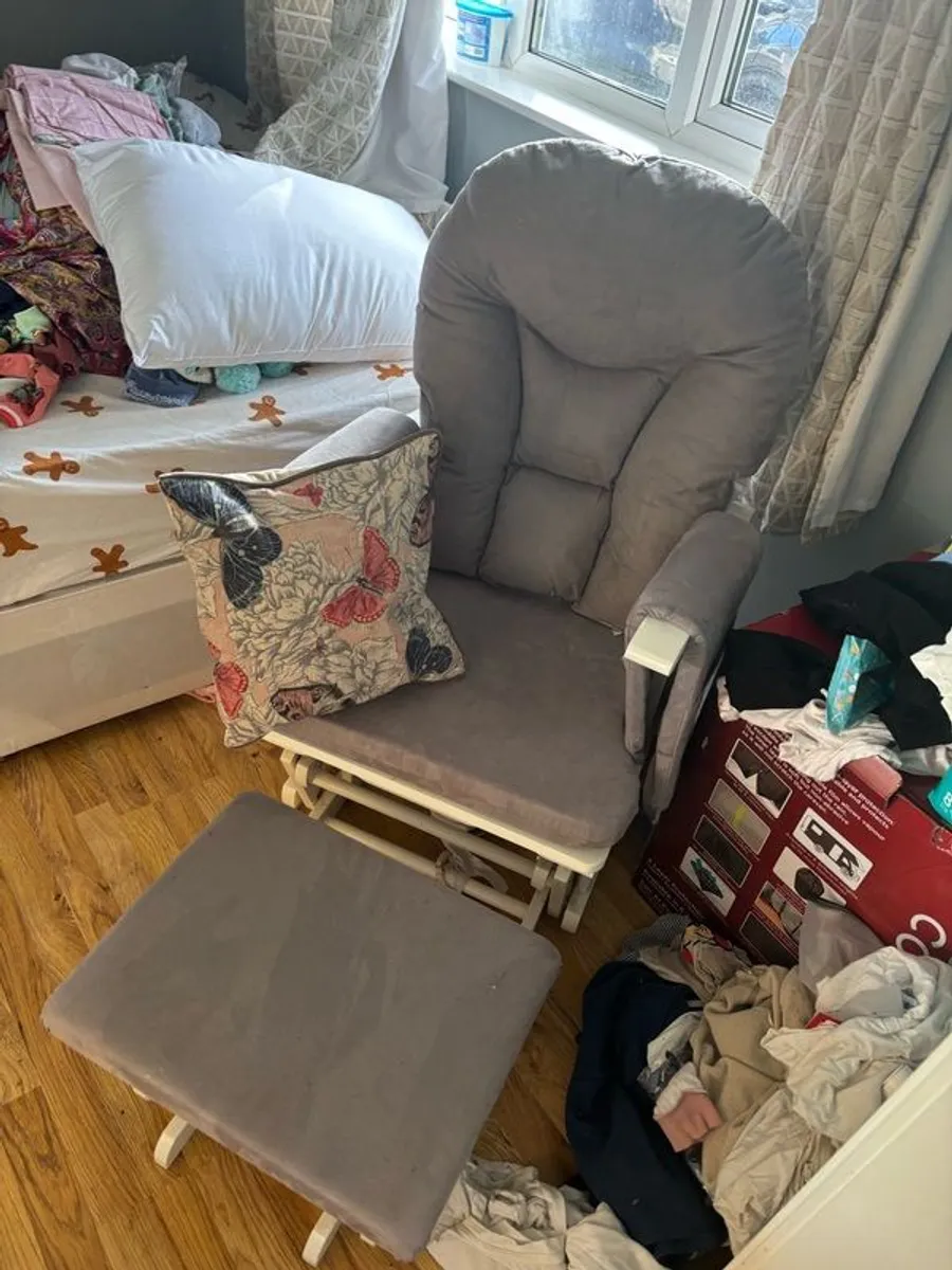 nursing rocking chair - Image 1