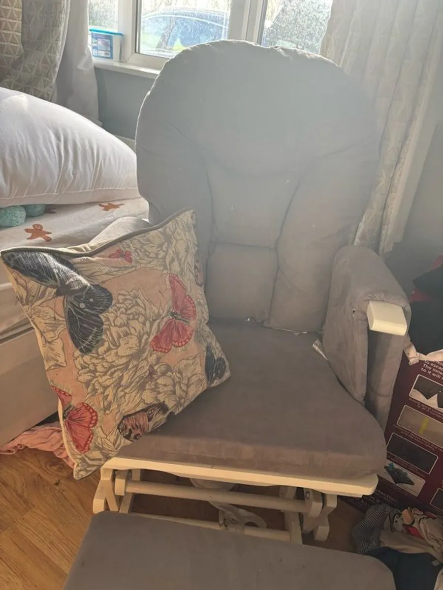 nursing rocking chair - Image 3