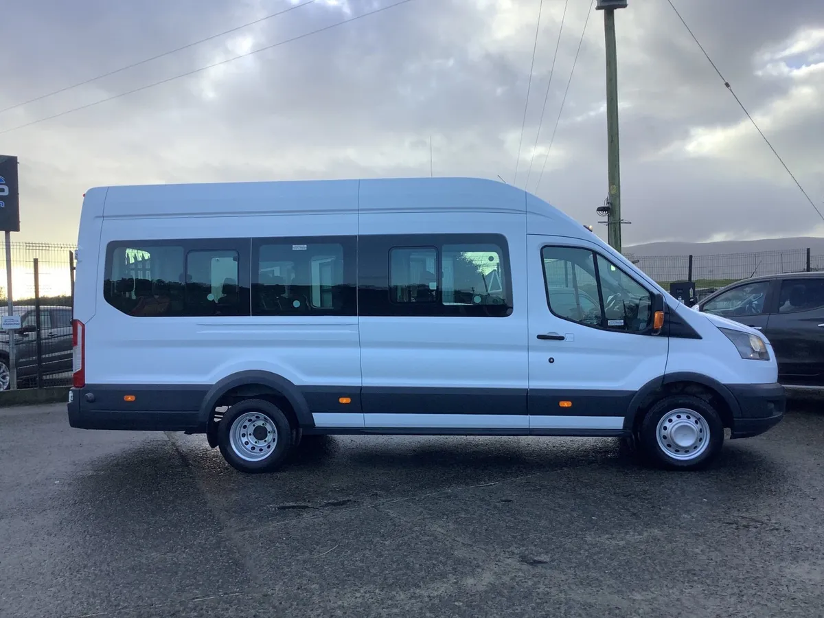 2017 FORD TRANSIT 2.2 TDCI T460 17 SEATER MINIBUS - Image 2