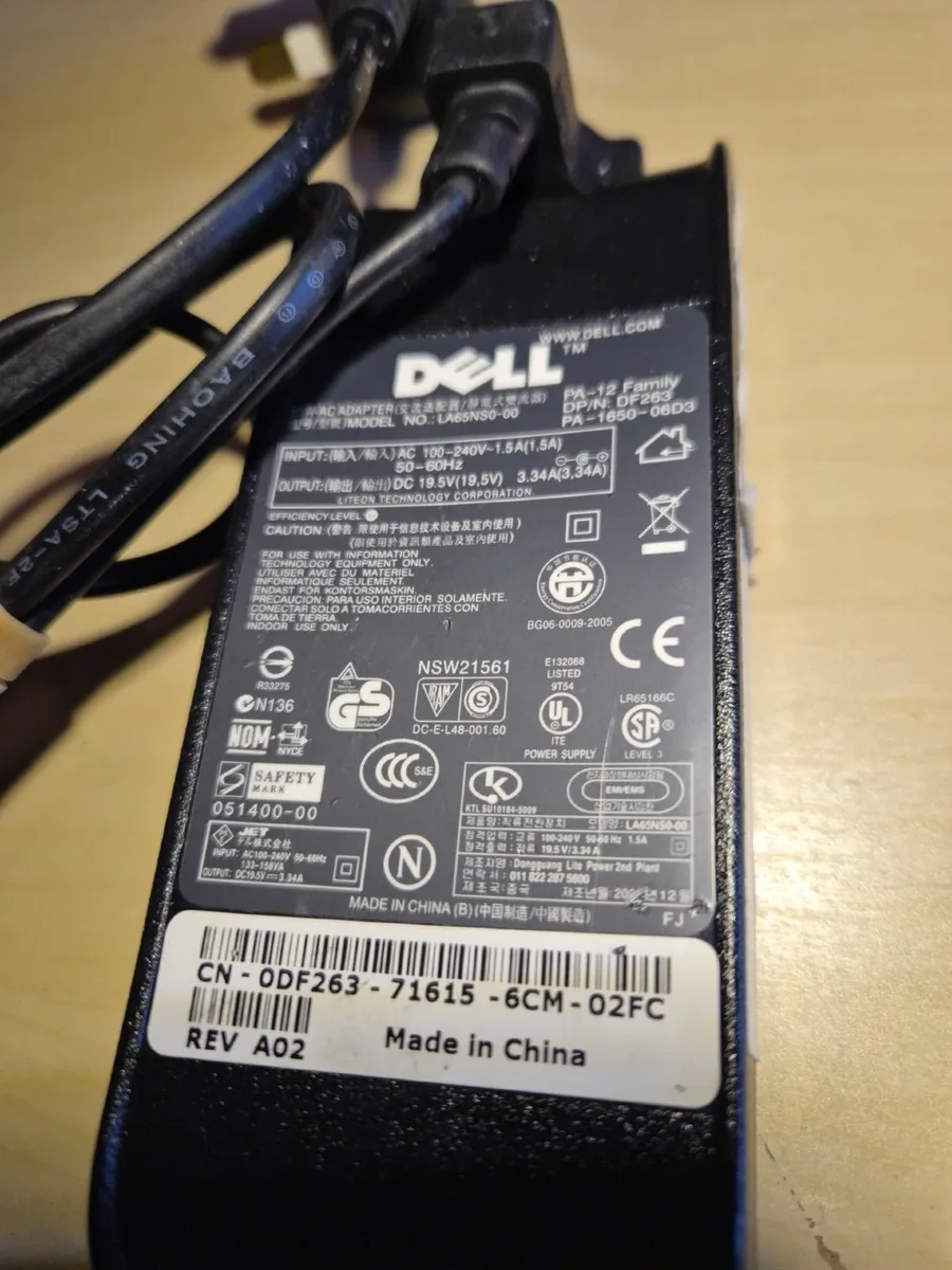 DELL 65W laptop charger - Image 2