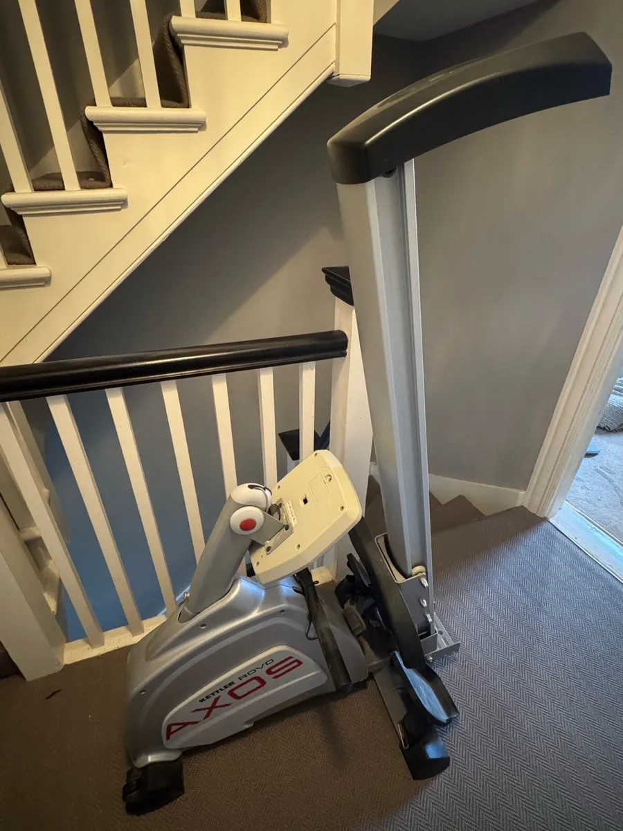 Rowing Machine - Image 2