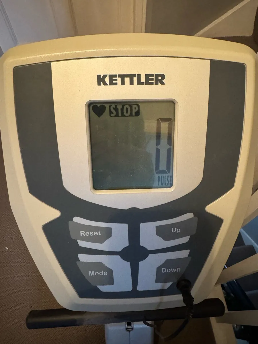 Rowing Machine - Image 3