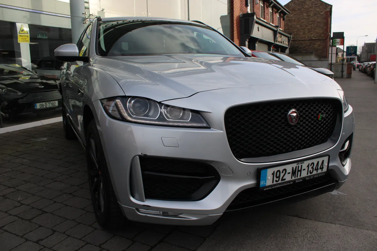 Jaguar F-Pace R SPORT AUTO AWD 2019 - Image 2