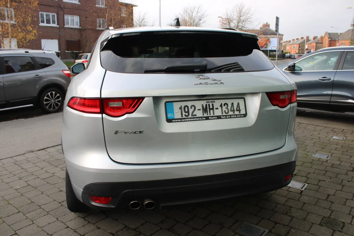 Jaguar F-Pace R SPORT AUTO AWD 2019 - Image 4